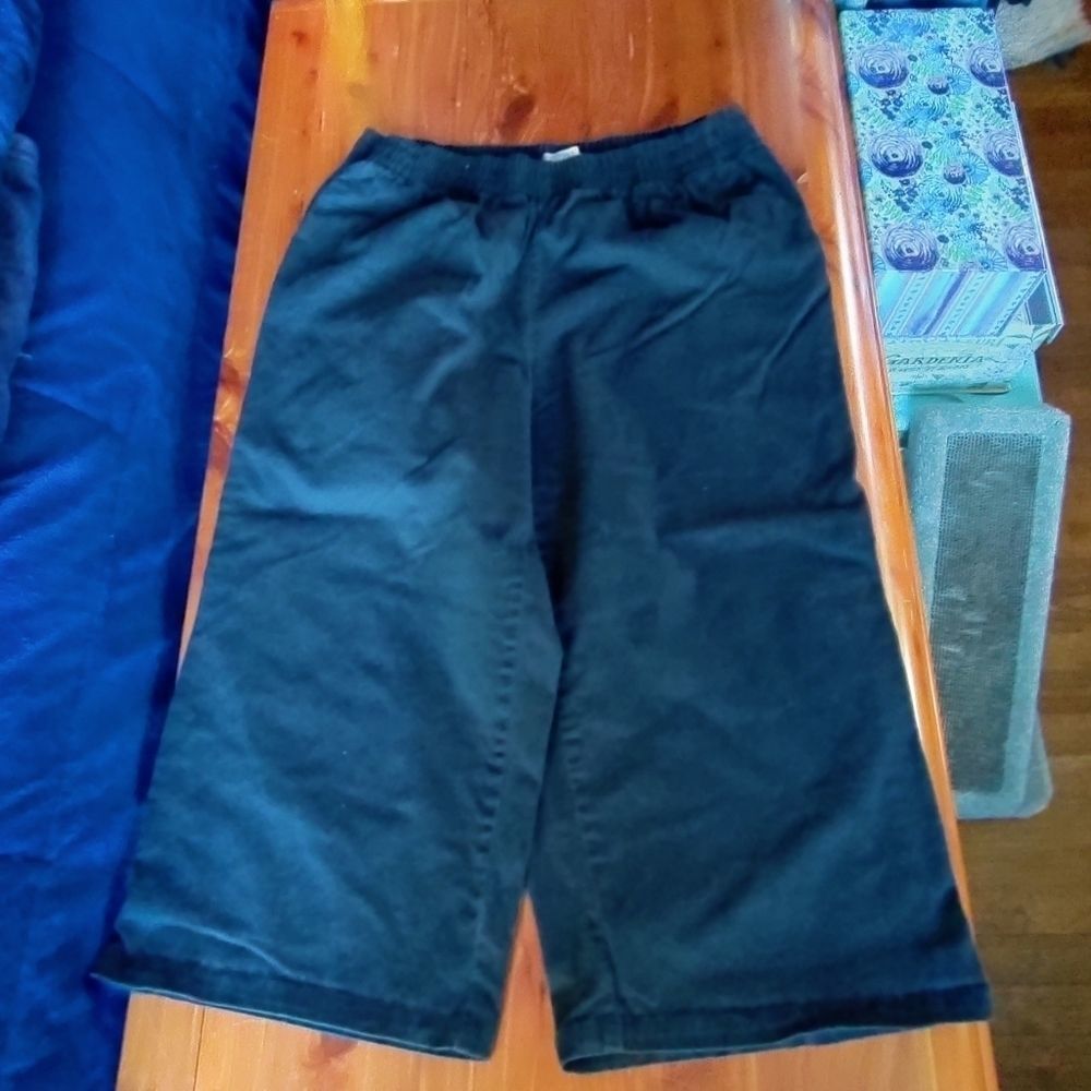 Black capri's - Picture 4 of 4